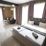 Mini * Sofia